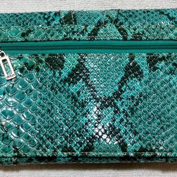 Guess Wallet/Clutch Teal Alligator Skin Silver Buc - Picture 5 of 5